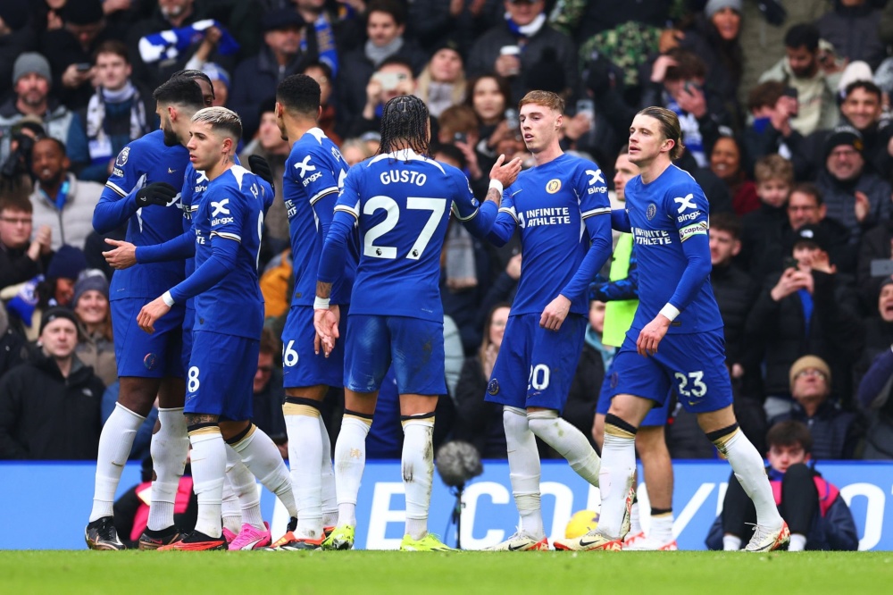 海港举办赛季总结会，王燊超乘直升机带冠军奖杯入场