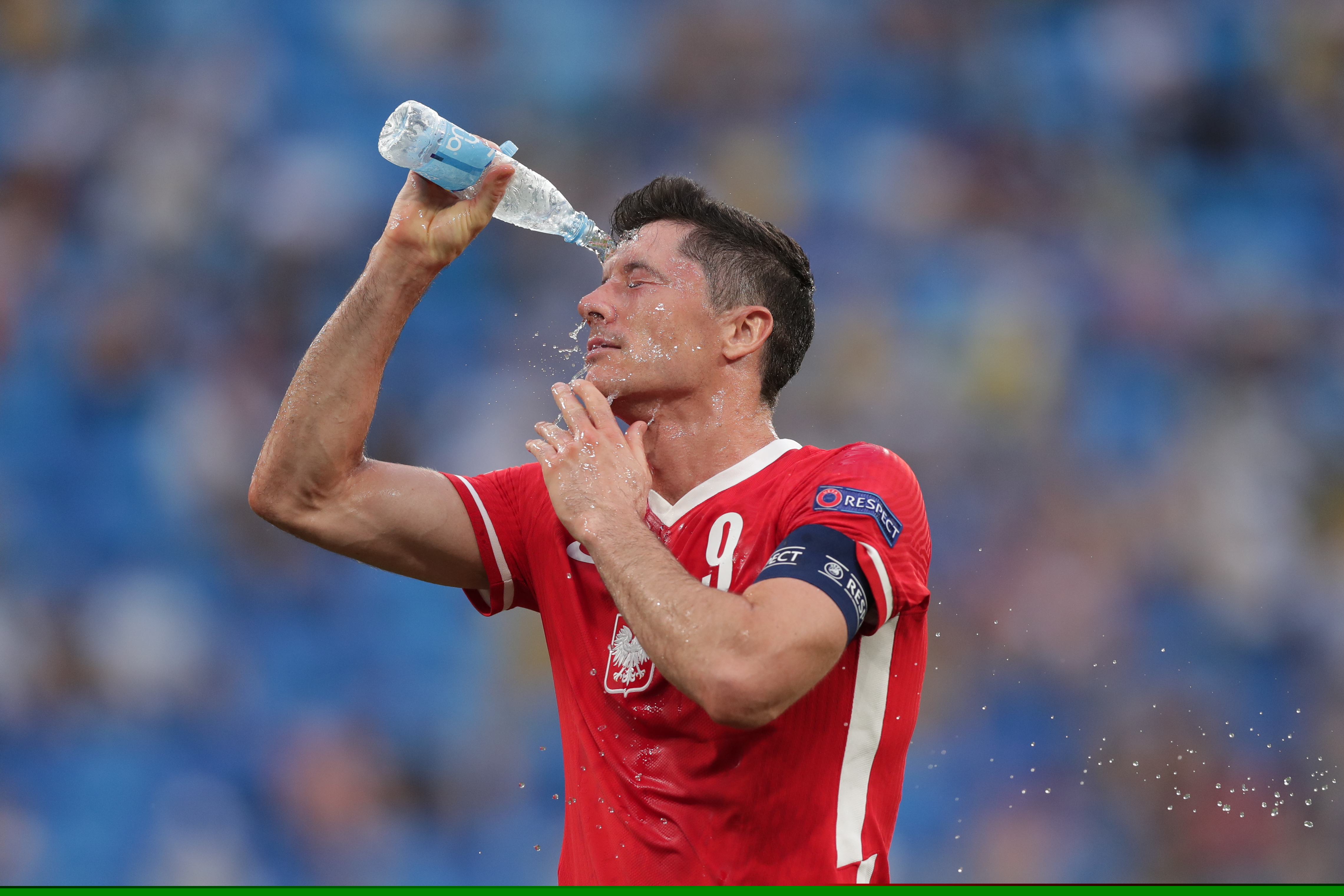 萨尼亚选择内马尔为自己最难对付的对手，廷贝尔选择梅西