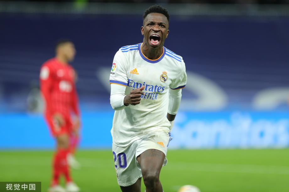 7胜破咒！肘伤缠身的郑钦文为何能硬刚TOP10？